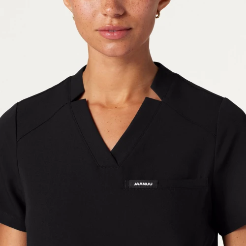 F_PDP_W10002_HELIA_SCRUB_TOP_BLK_4.jpg