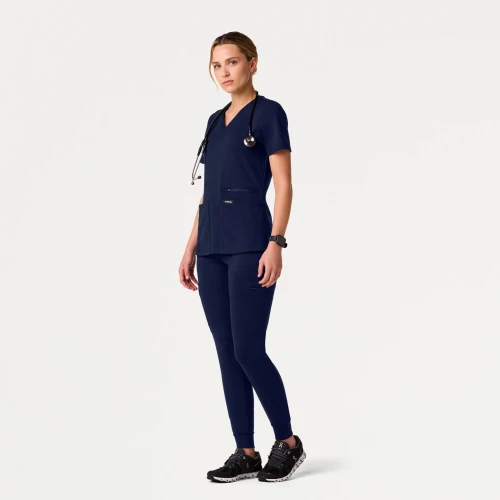 F_PDP_W30014_KASS_TAILORED_SCRUB_TOP_NAV_2_2.jpg