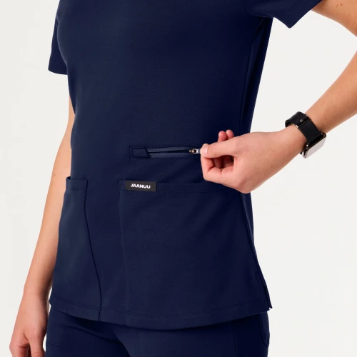 F_PDP_W30014_KASS_TAILORED_SCRUB_TOP_NAV_5.jpg